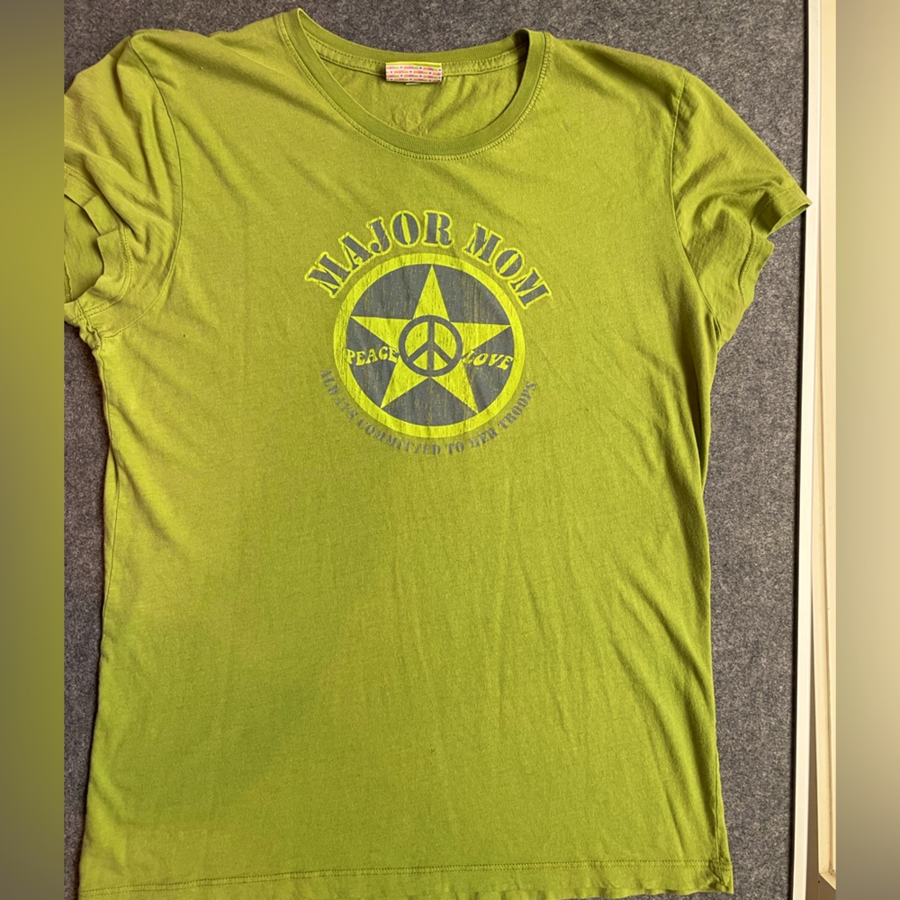 Peace, Love, Mom T-shirt Sz. XL “Major Mom”